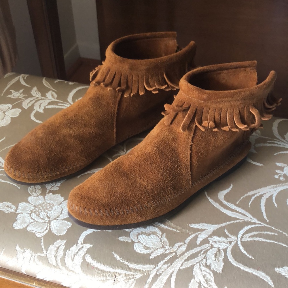 Minnetonka Moccasins 8.5 Rich Brown NEW!!!